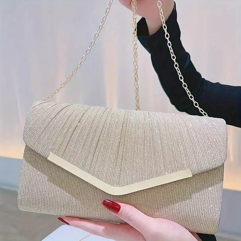 Clutch Plateado de Fiesta - Elegancia Compacta 3 Clutch Plateado de Fiesta - Elegancia Compacta - Imagen 3