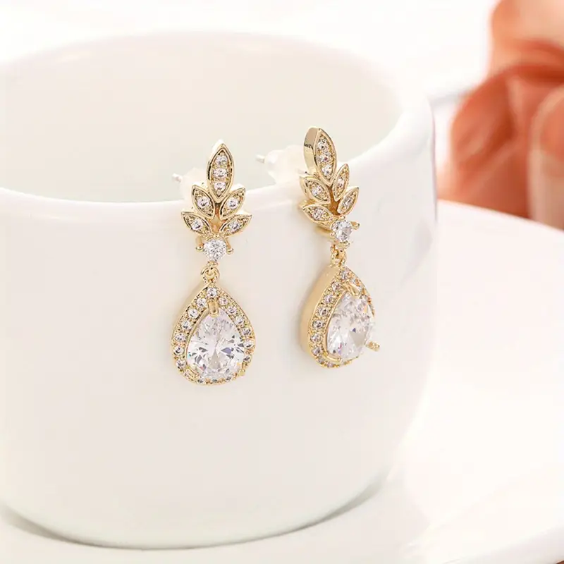 Pendientes estilo real dorado 1 Pendientes estilo real dorado
