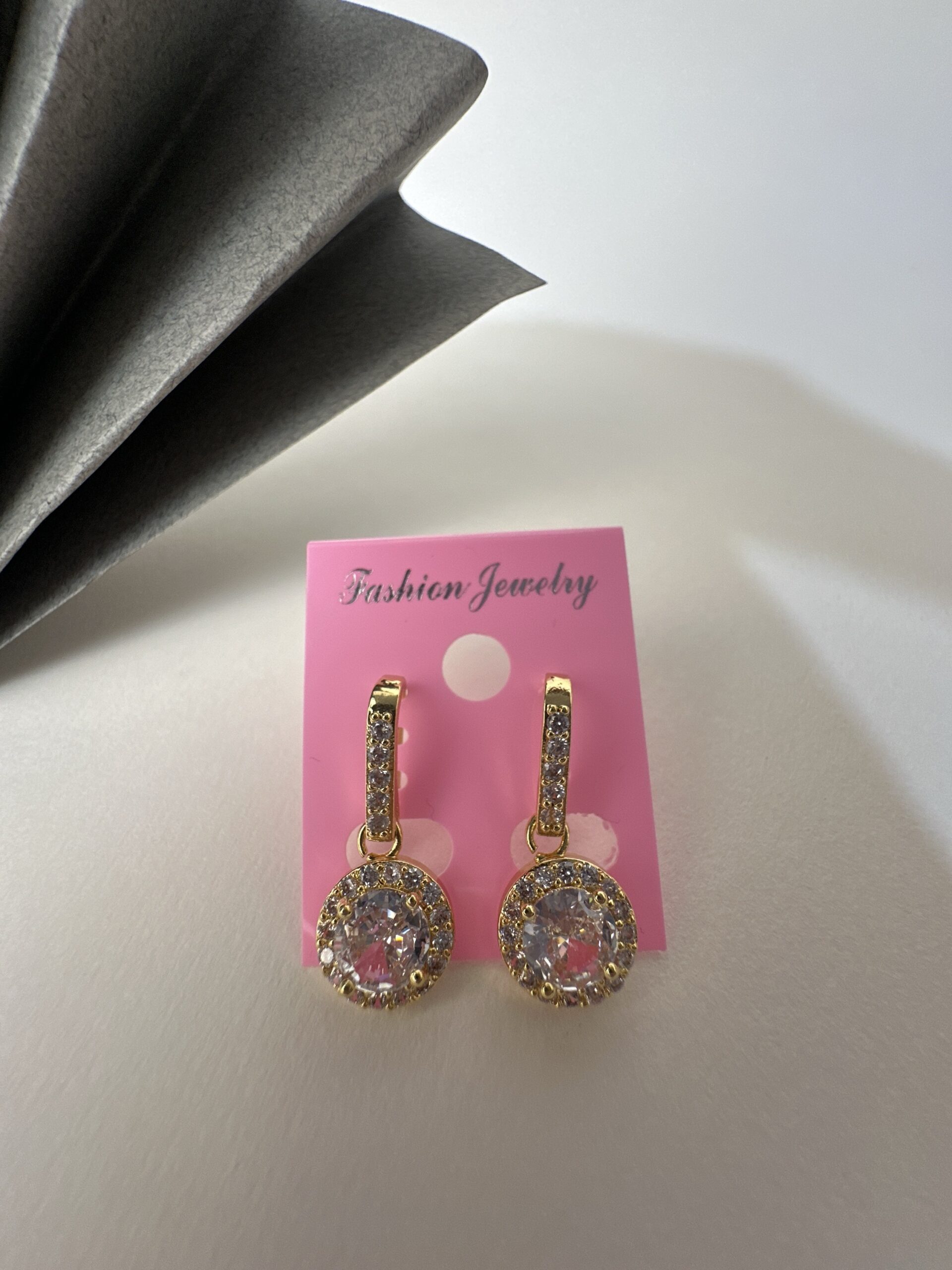 Pendientes estilo real dorado 1 Pendientes estilo real dorado